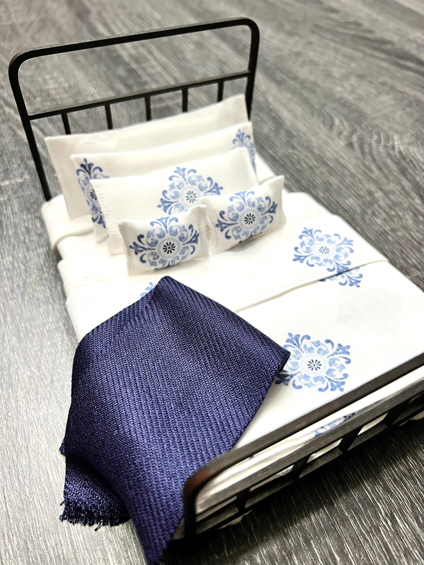 DIY Kit: 1:12 Scale Wrought Iron-Like Farmhouse Bed