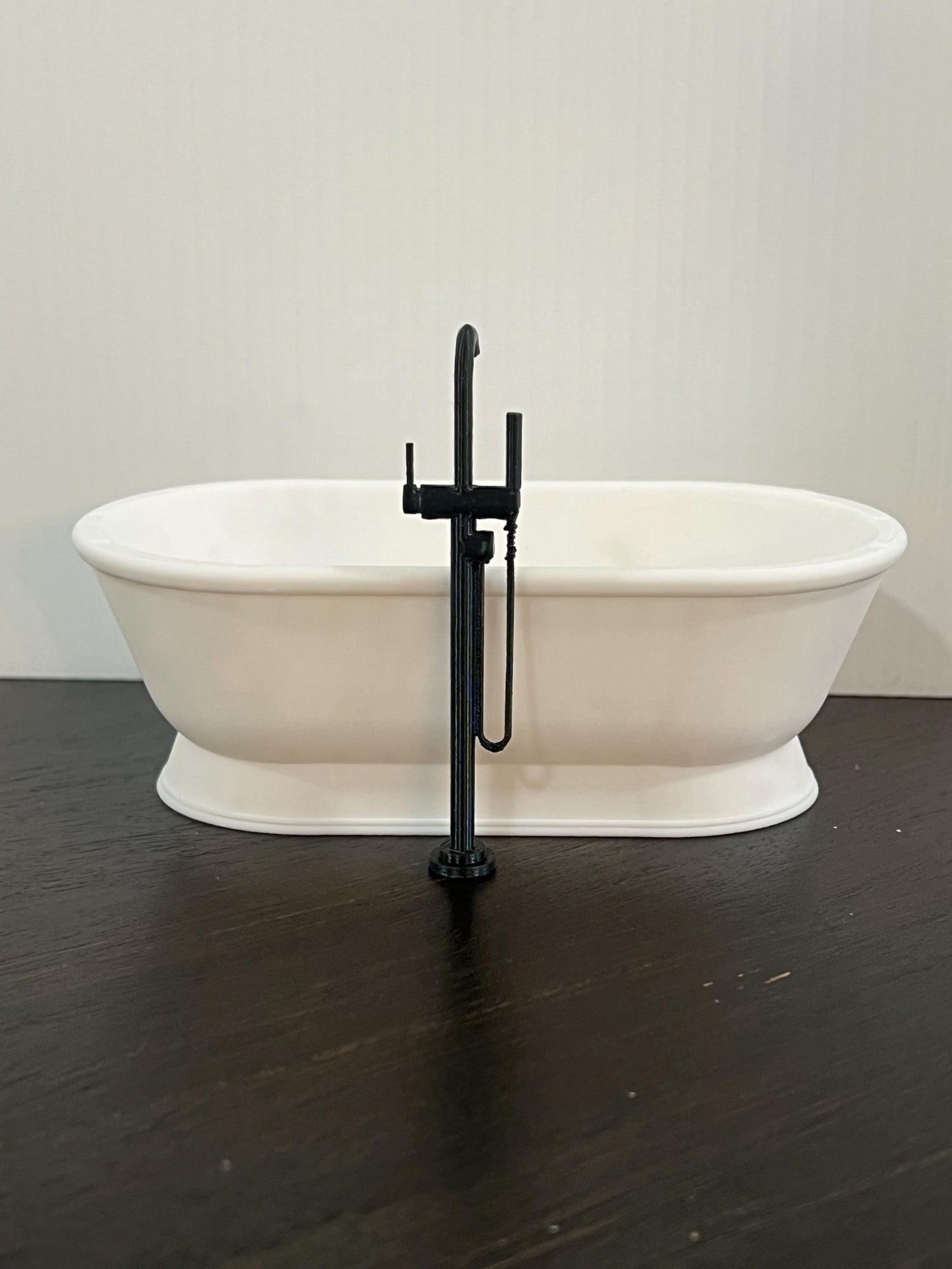 3D Printed Dollhouse Pedestal Bathtub | 1-12 Scale Miniature Rolltop Tub