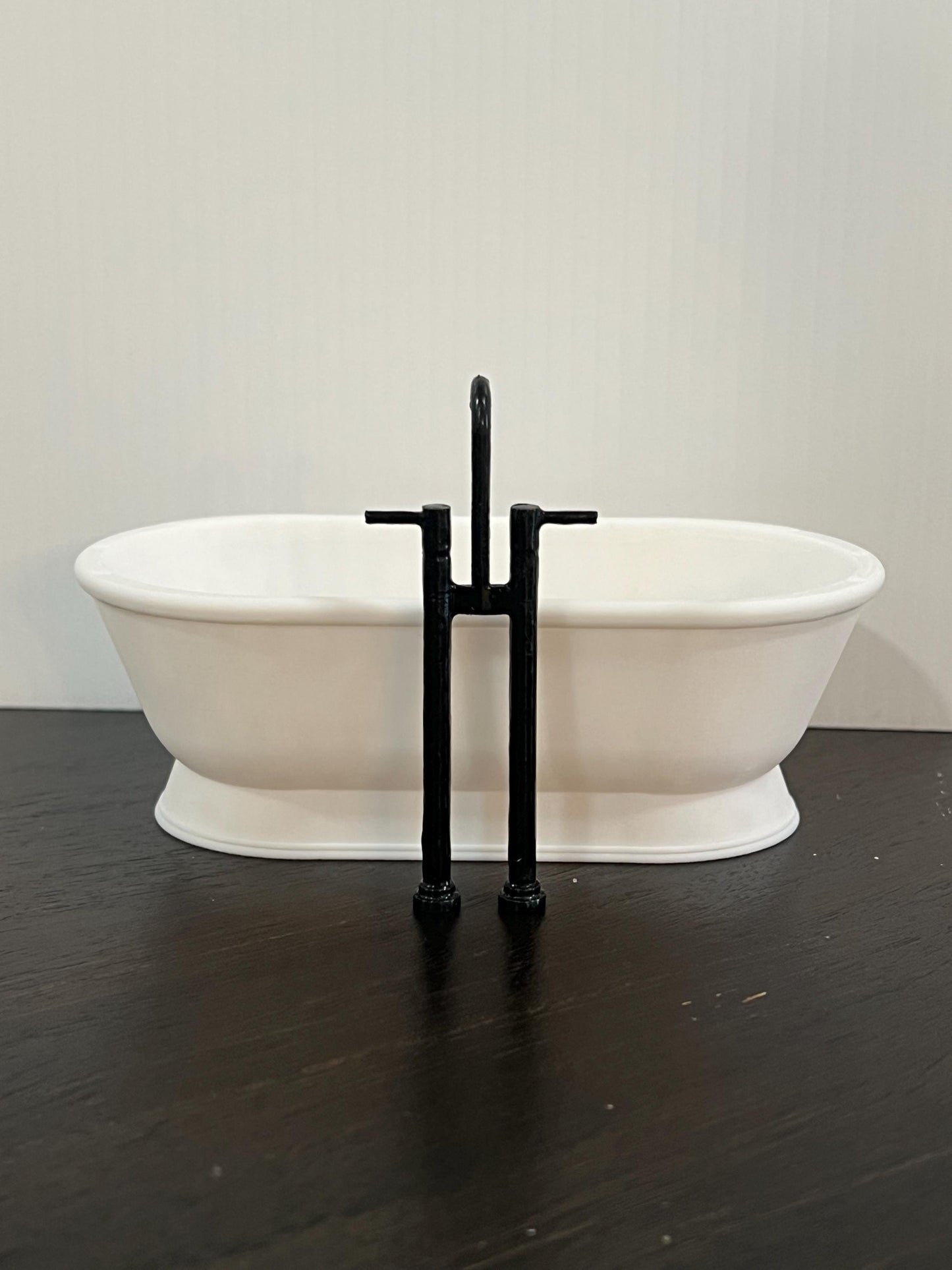 3D Printed Dollhouse Pedestal Bathtub | 1-12 Scale Miniature Rolltop Tub