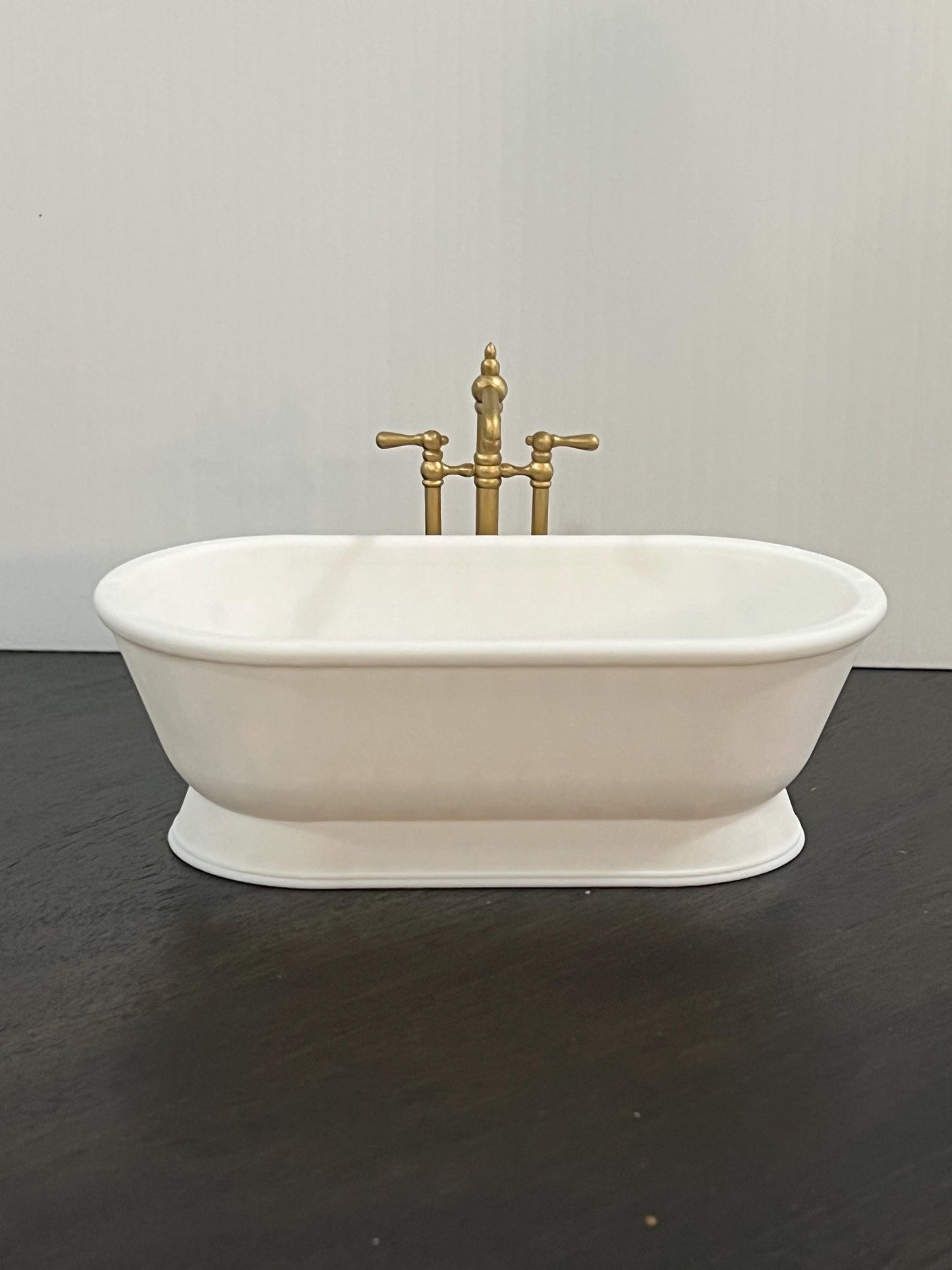 3D Printed Dollhouse Pedestal Bathtub | 1-12 Scale Miniature Rolltop Tub