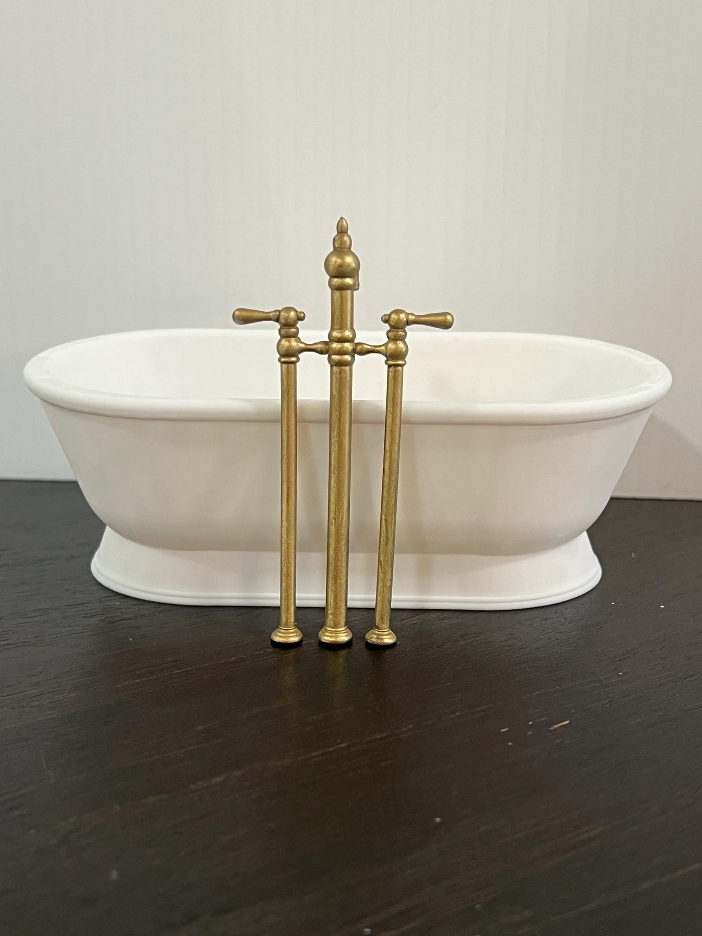 3D Printed Dollhouse Pedestal Bathtub | 1-12 Scale Miniature Rolltop Tub